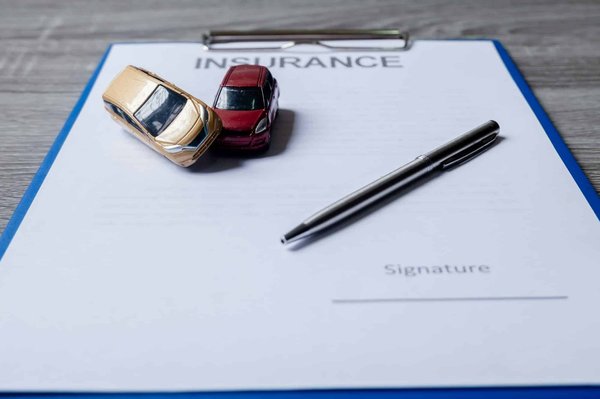 Dénichez l'assurance auto pas cher : astuces pour économiser